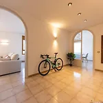 Bravissimo El Lleo, Bright 4-Bedroom Apartment